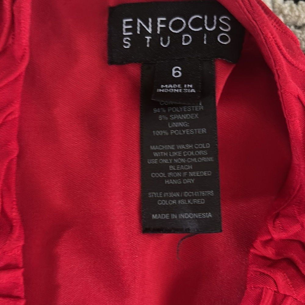 ❌❌DO NOT PURCHASE! NOT AVAILABLE ❌❌

Enfocus Studio Red Textured Dress - Picture 3 of 3